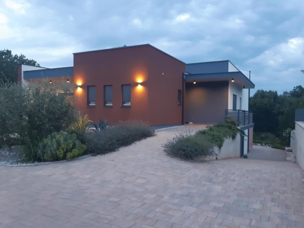 Apartments Bijou With Big Private Garden Near Umag Vilanija Exterior foto
