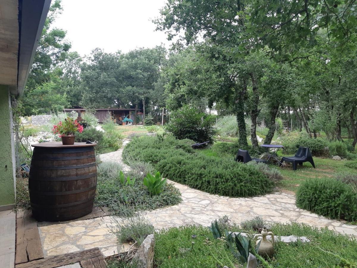 Apartments Bijou With Big Private Garden Near Umag Vilanija Exterior foto