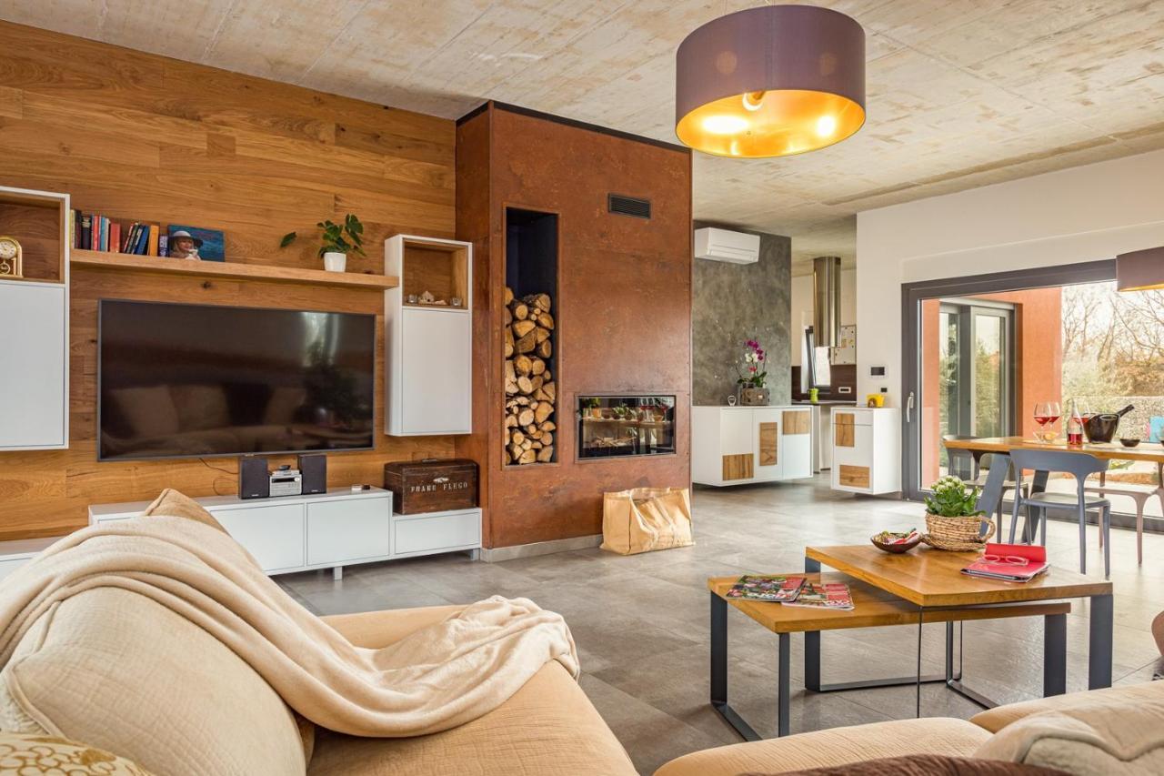 Apartments Bijou With Big Private Garden Near Umag Vilanija Exterior foto